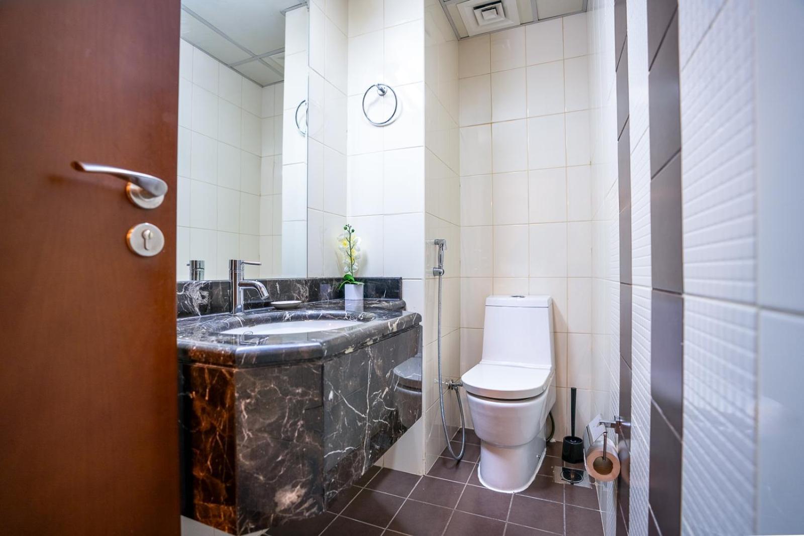 Apartment Rh - Location, 01 Bedroom Spacious, Walk To Burj Dubai