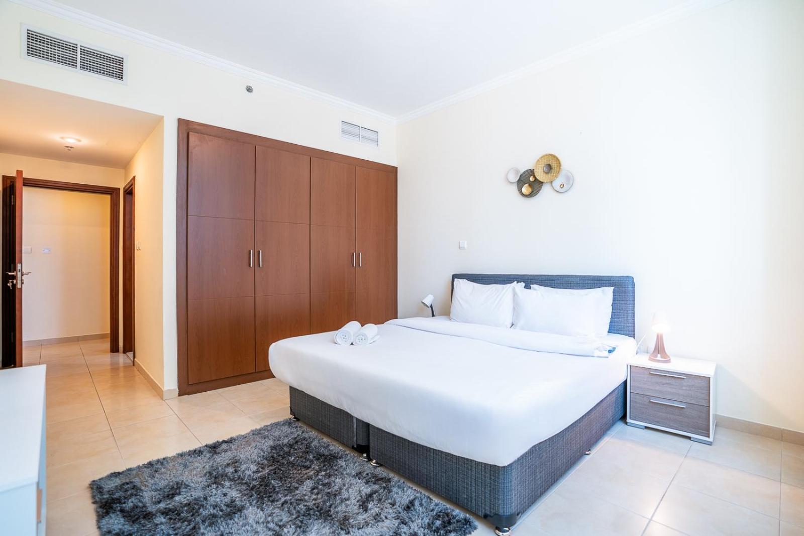 Rh - Location, 01 Bedroom Spacious, Walk To Burj Apartment *